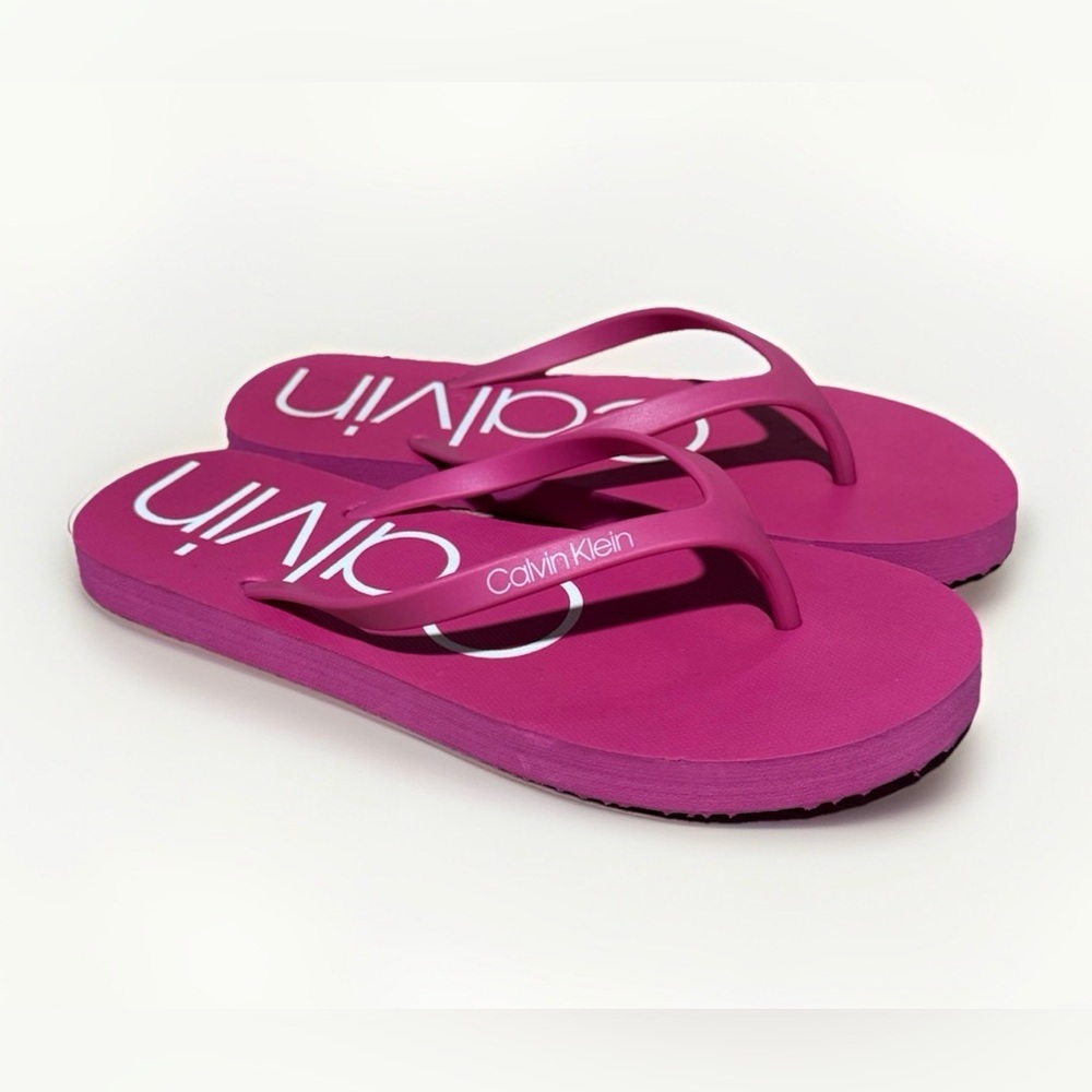 Calvin Klein Flip Flops Women’s size 7 logo shoes vacation Barbie pink sandals